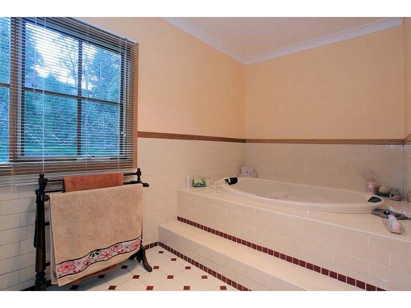 9 Ferguson Road, Upwey VIC 3158