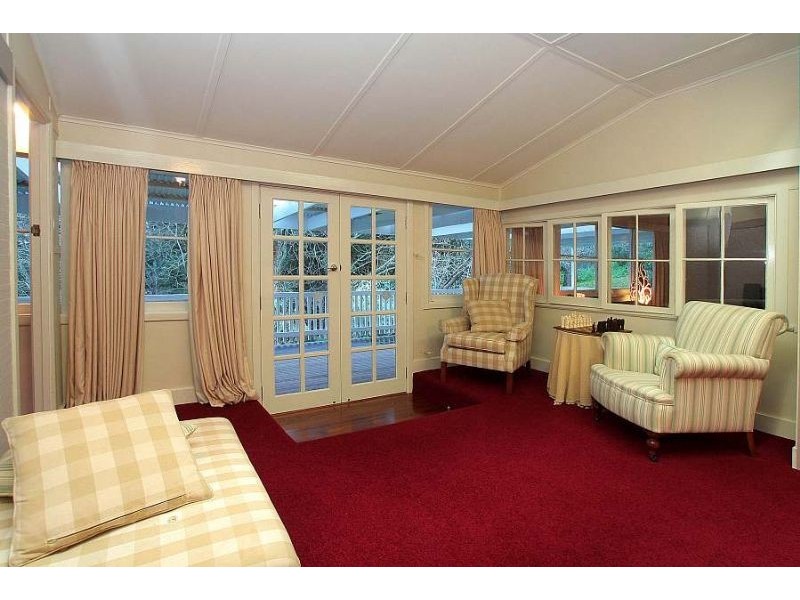 6 Victoria Grove, Ferny Creek VIC 3786
