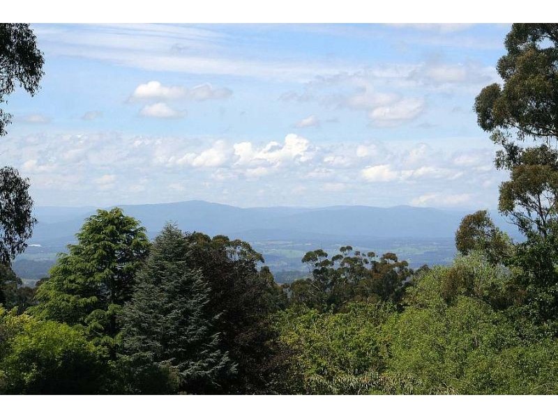 15 Ridge Crescent, Mount Dandenong VIC 3767