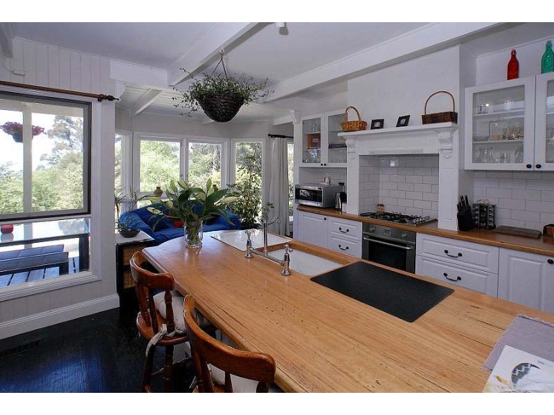 15 Ridge Crescent, Mount Dandenong VIC 3767
