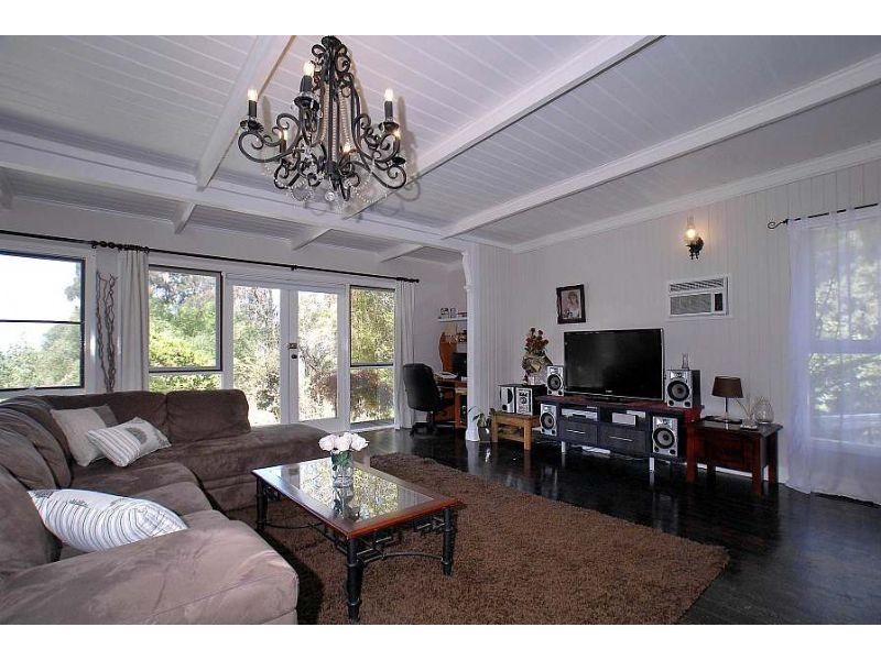 15 Ridge Crescent, Mount Dandenong VIC 3767