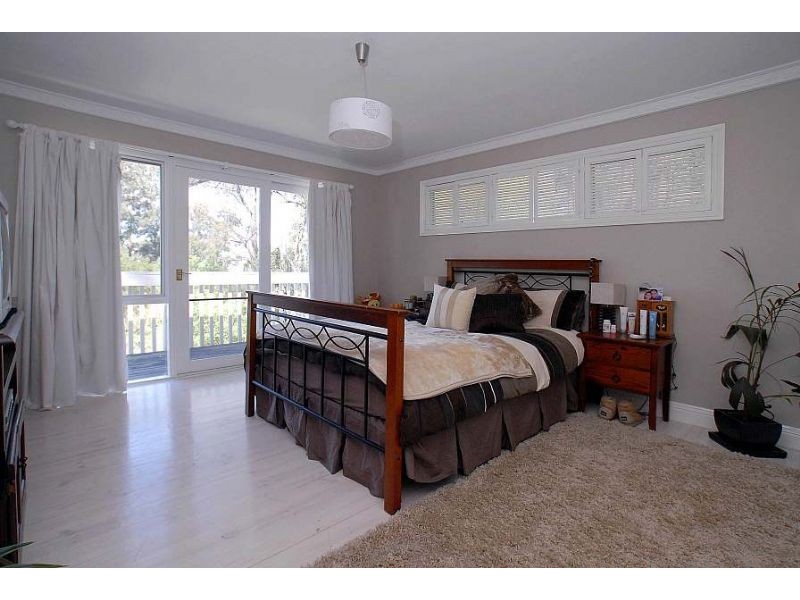 15 Ridge Crescent, Mount Dandenong VIC 3767