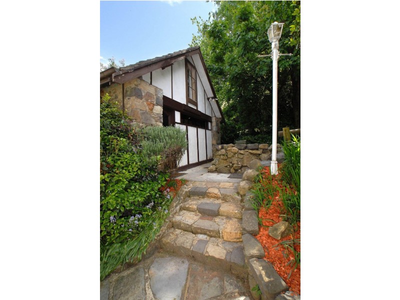 13 Observatory Road, Mount Dandenong VIC 3767