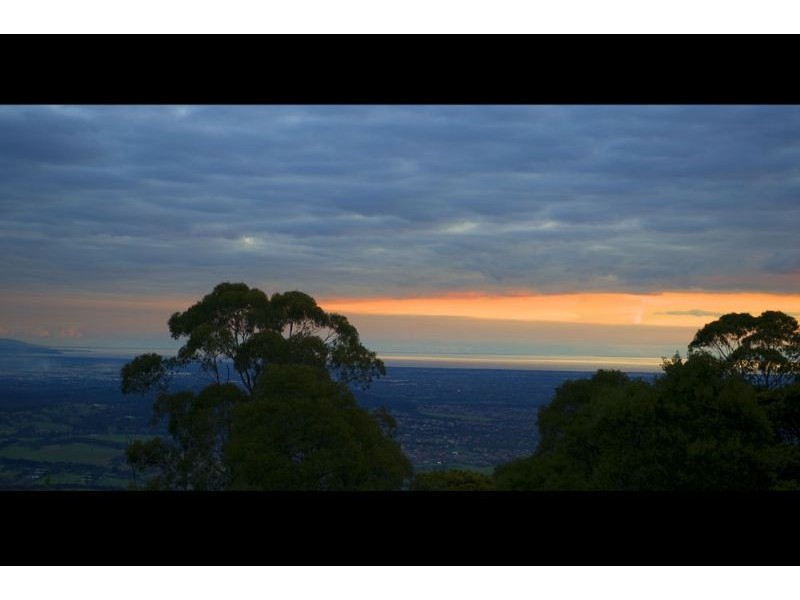 4 Johnston Parade, Ferny Creek VIC 3786