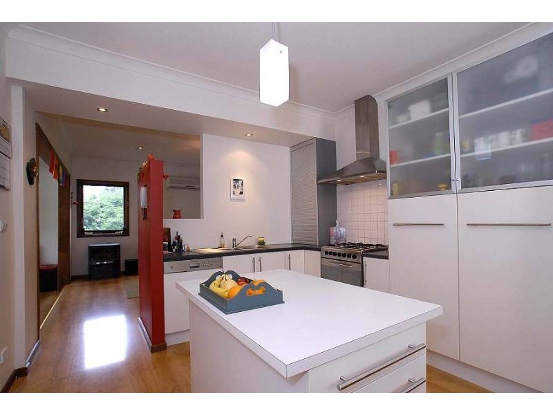 4 Pauline Avenue, Tecoma VIC 3160