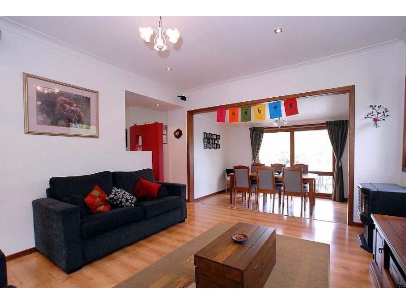 4 Pauline Avenue, Tecoma VIC 3160