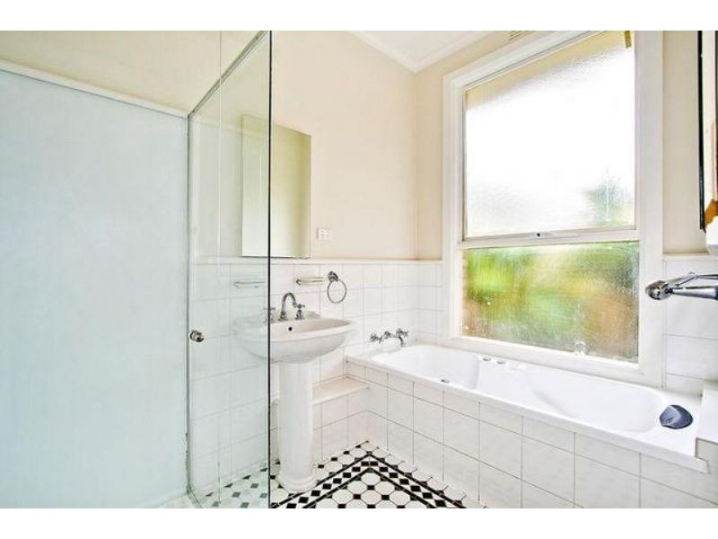20 Benbow Crescent, Boronia VIC 3155