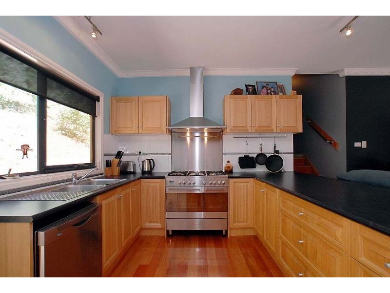 4 Janesdell Avenue, Ferny Creek VIC 3786