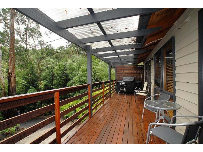 10 Gordon Avenue, Tecoma VIC 3160