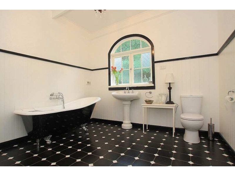 15 Ridge Crescent, Mount Dandenong VIC 3767