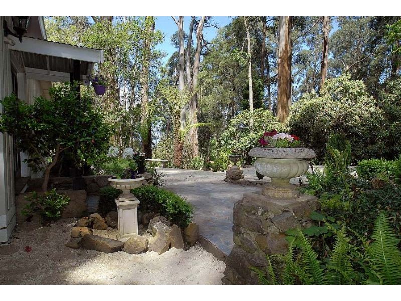 15 Ridge Crescent, Mount Dandenong VIC 3767