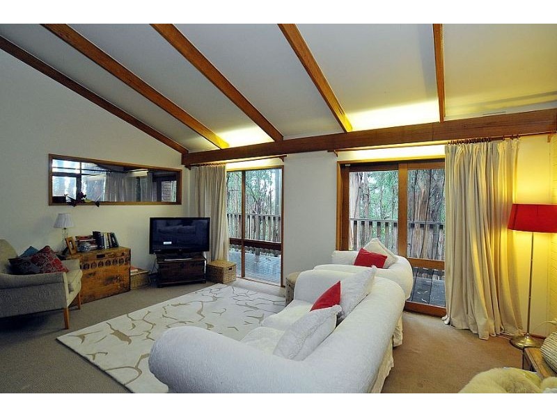 16 Ham Road, Ferny Creek VIC 3786