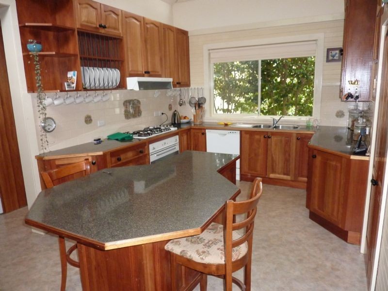 4 Dickinson Street, Tecoma VIC 3160