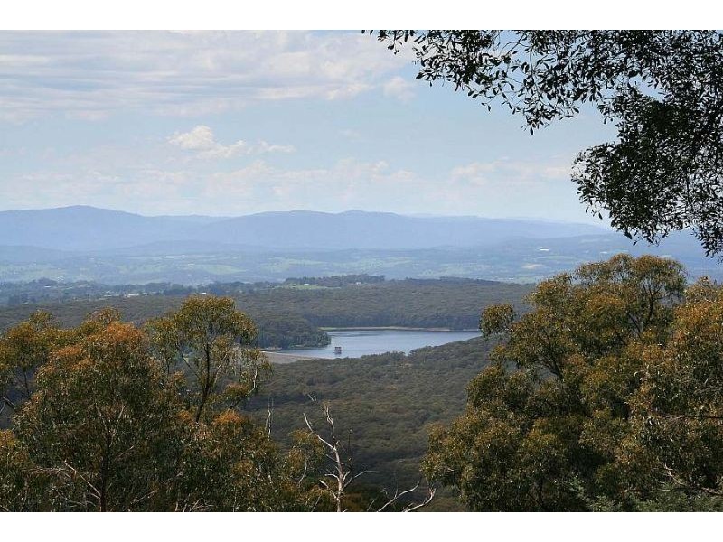6 Caroline Cresent, Mount Dandenong VIC 3767