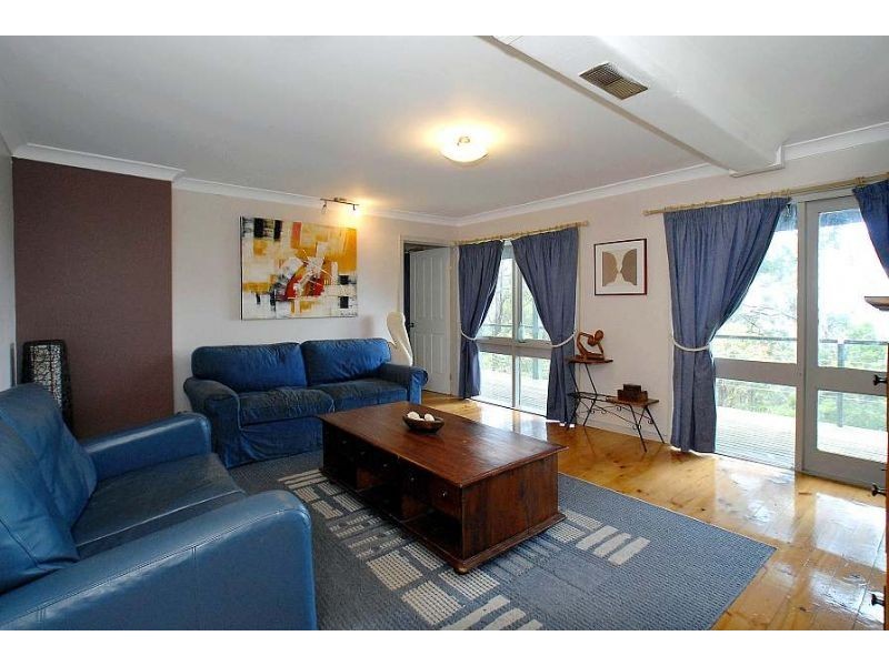 6 Caroline Cresent, Mount Dandenong VIC 3767
