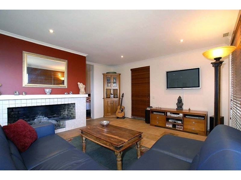 6 Caroline Cresent, Mount Dandenong VIC 3767