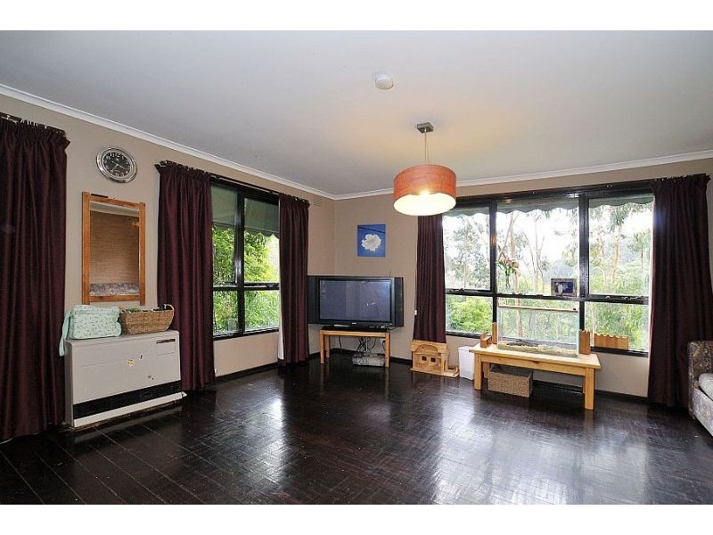 8 Anderson Road, Tecoma VIC 3160