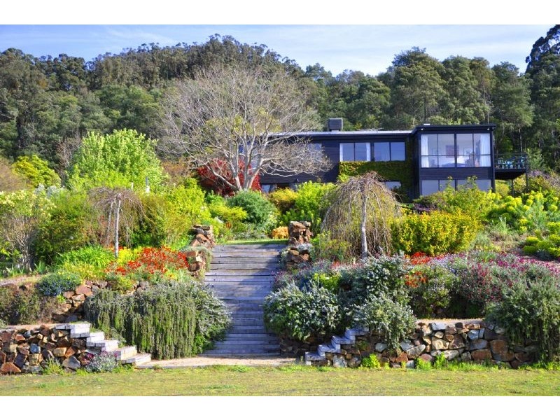 2 BlueBell Court, The Patch VIC 3792