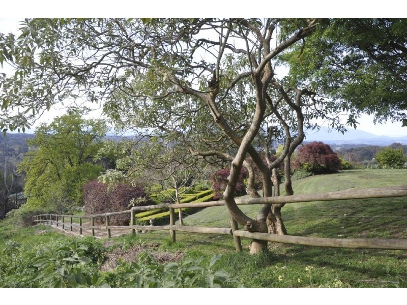 2 BlueBell Court, The Patch VIC 3792