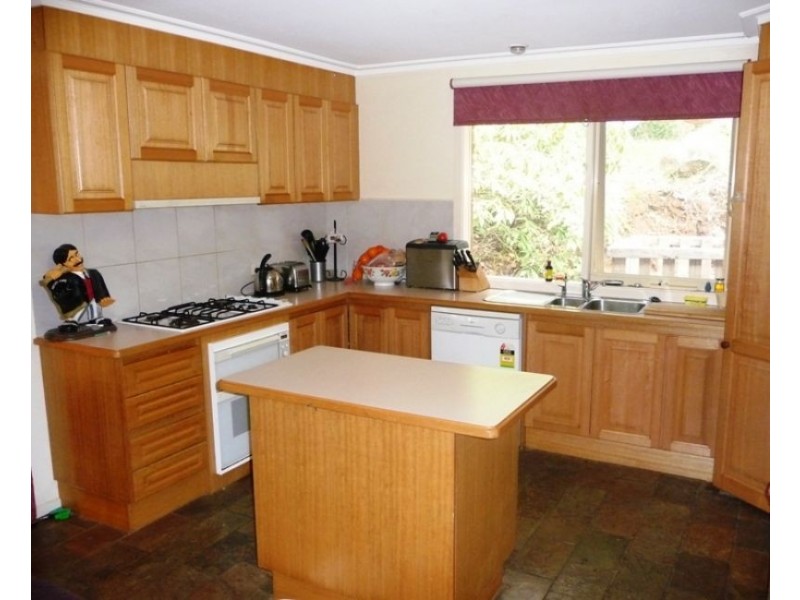 8 Cooloongatta road, Sassafras VIC 3787