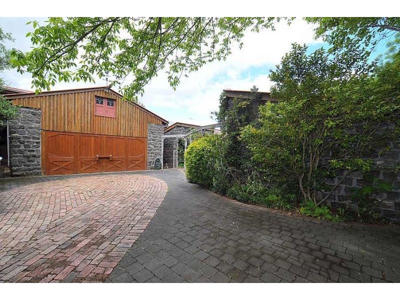 316 Glenfern Road, Upwey VIC 3158