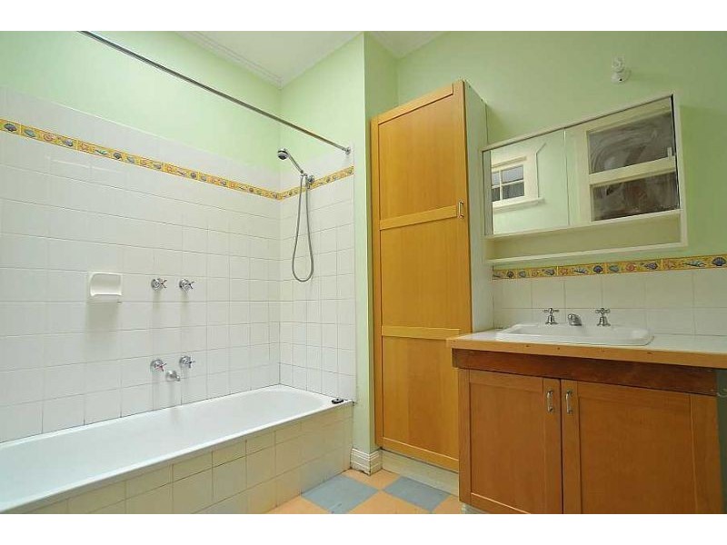 28 The Serpentine, Tecoma VIC 3160