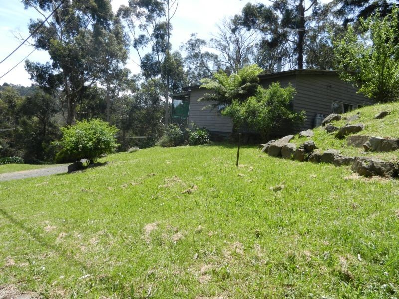 18 Batesleigh Road, Selby VIC 3159