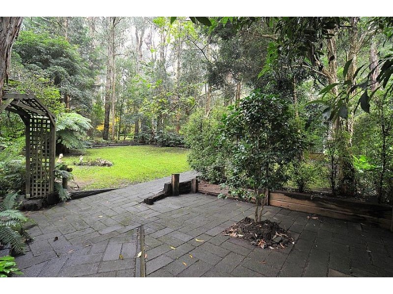 5 Woodland Grove, Selby VIC 3159