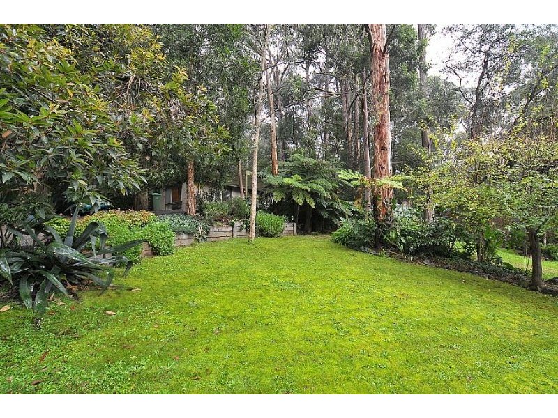 5 Woodland Grove, Selby VIC 3159