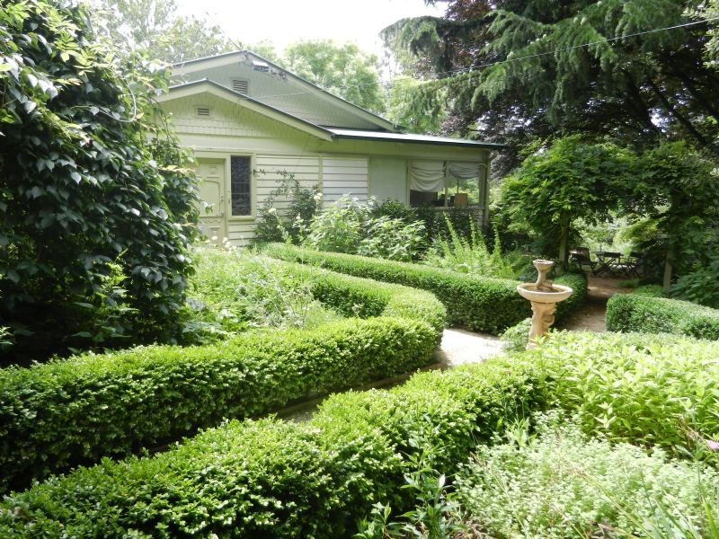 15 The Crescent, Sassafras VIC 3787