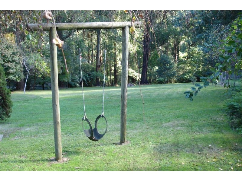 8 Warwick Farm Road, Olinda VIC 3788