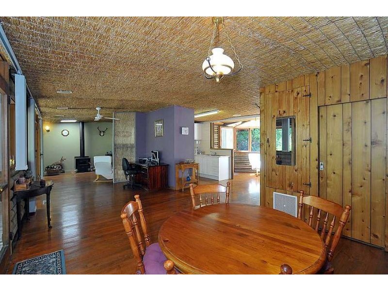 4 Gordon Avenue, Tecoma VIC 3160