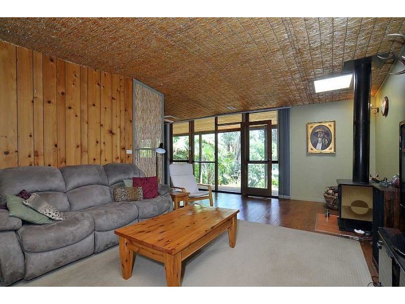 4 Gordon Avenue, Tecoma VIC 3160