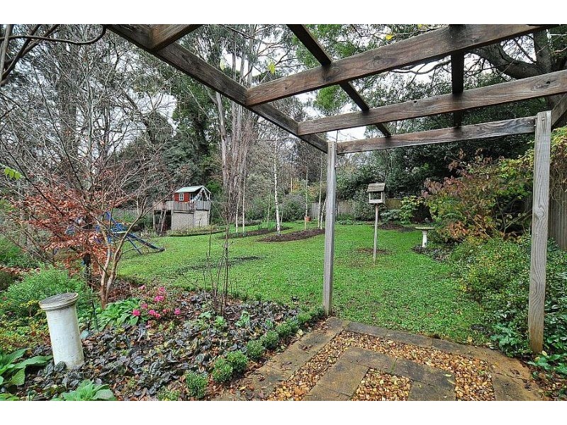 3 Claverton Avenue, Mount Dandenong VIC 3767