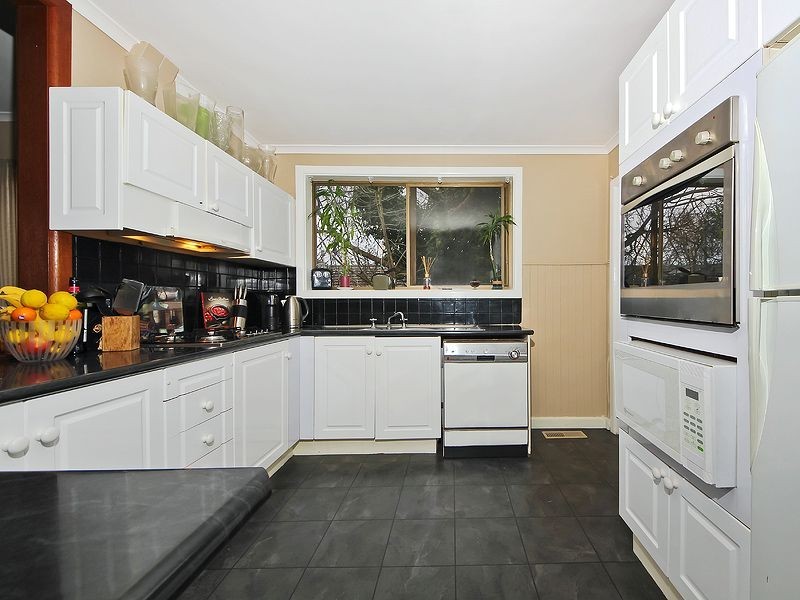 5 Clematis Avenue, Ferntree Gully VIC 3156