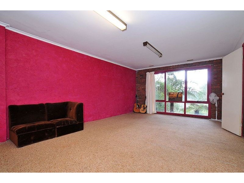 19 Bennett Avenue, Belgrave VIC 3160