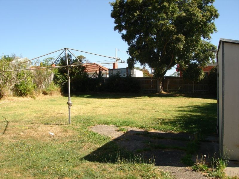 4 Hirst Street, Blackburn VIC 3130