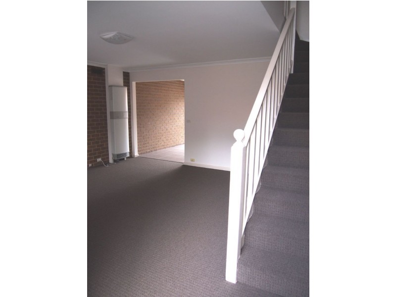2/9 Station Street, Blackburn VIC 3130