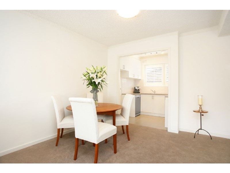 6/1 Glen Ebor Avenue, Blackburn VIC 3130