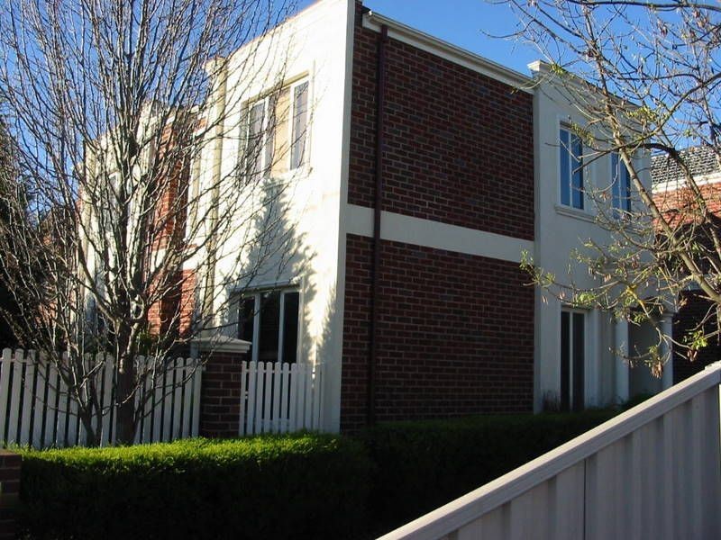 1/3 Clare Street, Blackburn VIC 3130