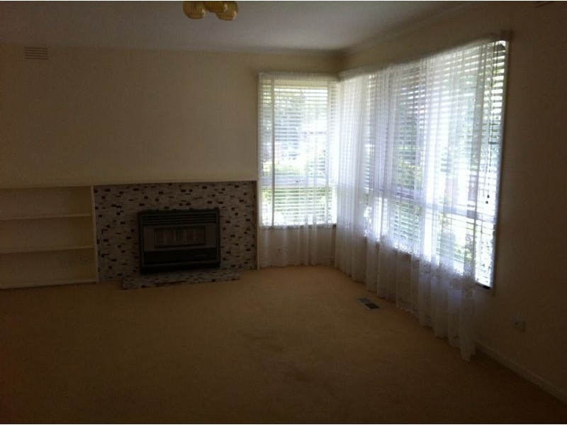 2 Rodney Close, Blackburn South VIC 3130