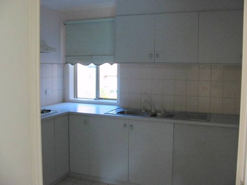 2/11 Station Street, Blackburn VIC 3130