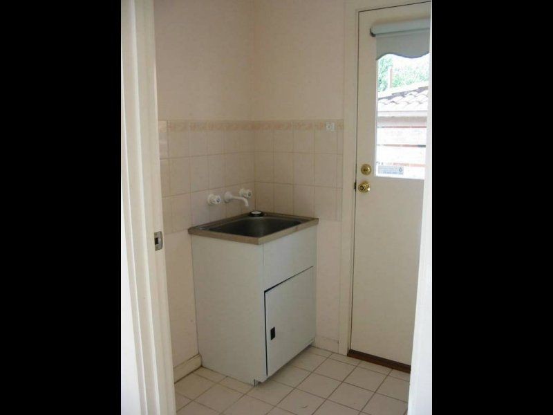 2/11 Station Street, Blackburn VIC 3130