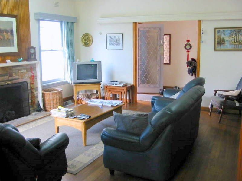 27 Holland Road, Blackburn South VIC 3130