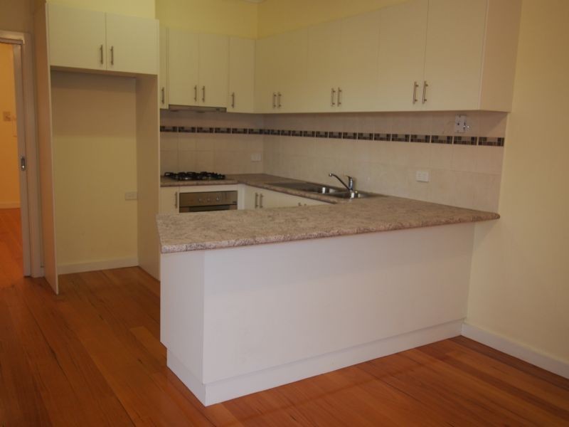 2/14 Worrall Street, Burwood VIC 3125