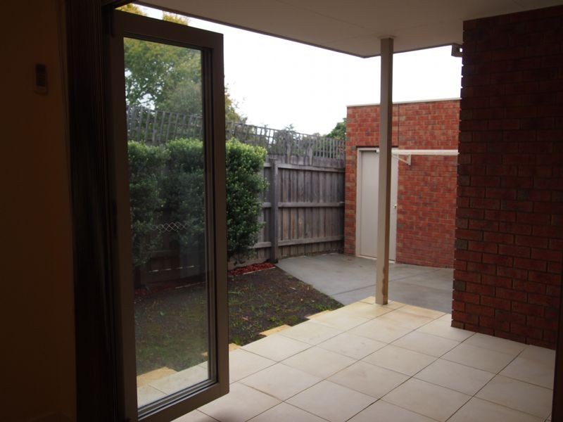 2/14 Worrall Street, Burwood VIC 3125