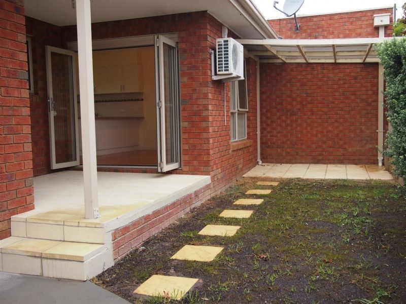 2/14 Worrall Street, Burwood VIC 3125