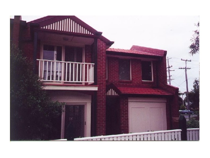 4 Branksome Grove, Blackburn South VIC 3130