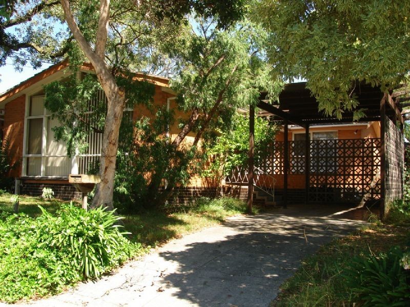 8 Edinburgh Road, Blackburn South VIC 3130