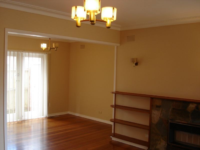 25 Forest Road, Forest Hill VIC 3131